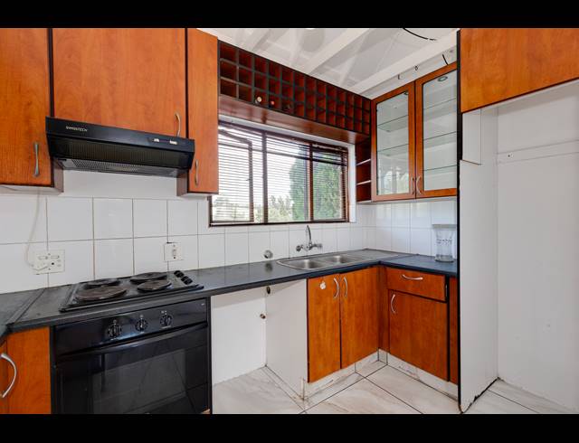 2 BEDROOM APARTMENT FOR SALE IN SUNNINGHILL